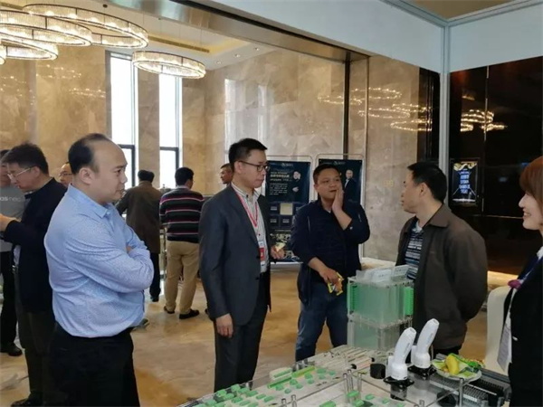 置恒电气携自主卓能电联接产品成功亮相中国智能电网学术研讨会